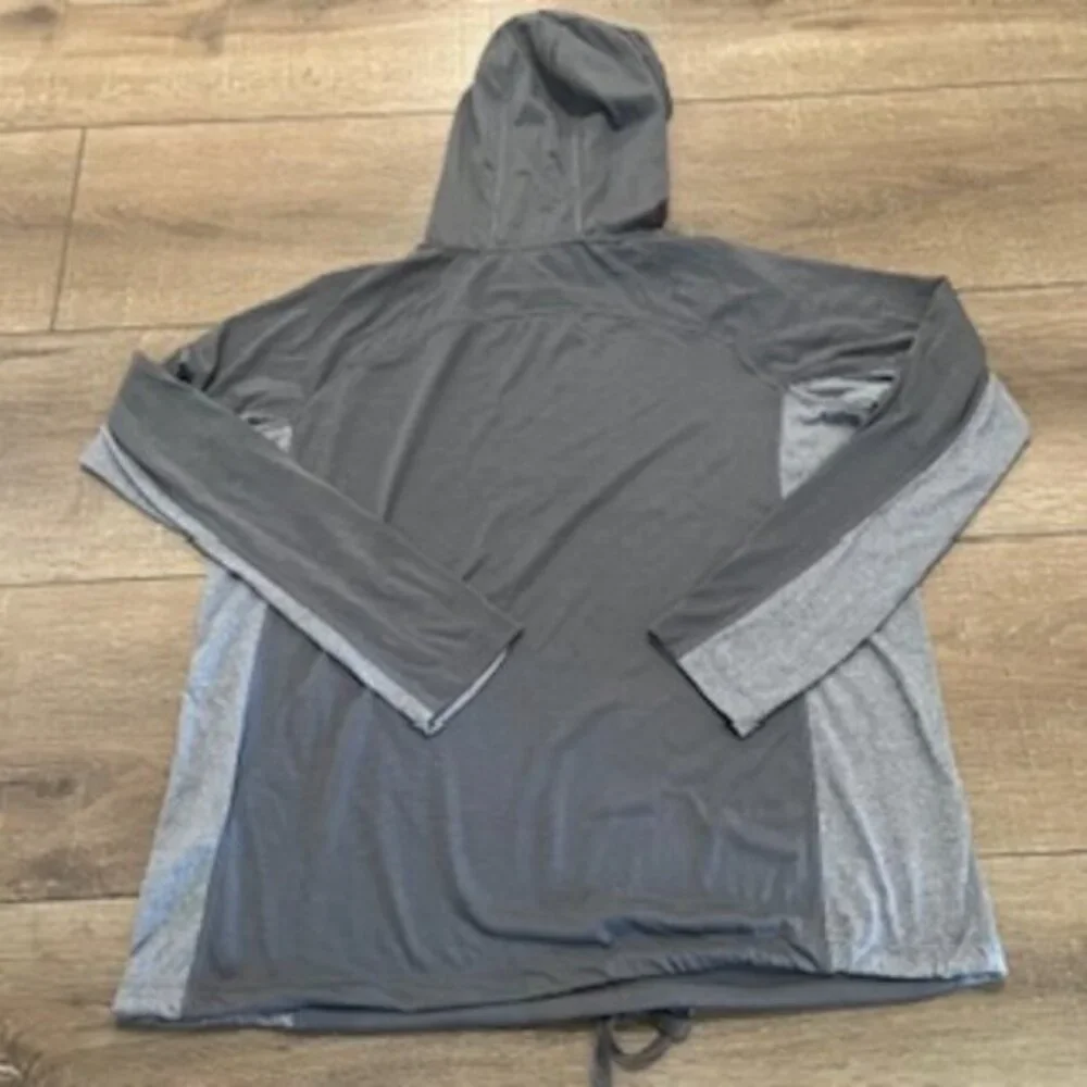 University Of Pennsylvania‎ Under Armour Women’s Sz Large Hoodie Heat Gear